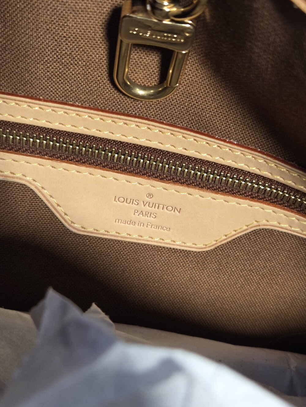 Louis Vuitton Monogram Canvas Shoulder Bag with Natural Vachetta Straps - Picture 3 of 3